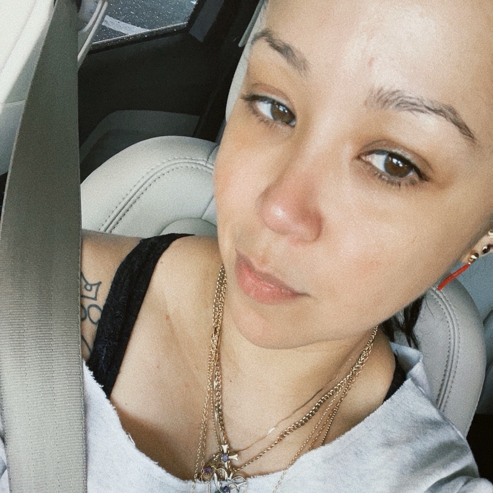 Meet your Posher, Nayelis